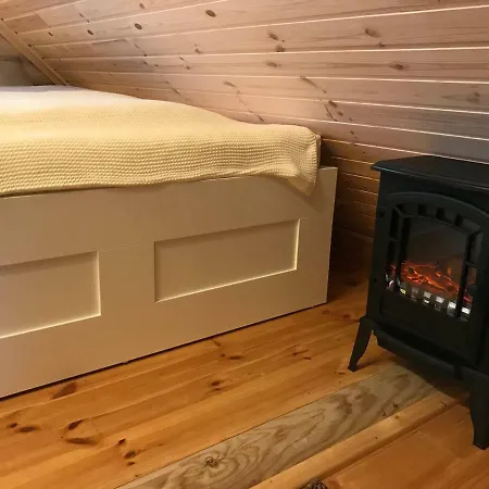 Wellness Hütte Am Zwenkauer Bei Leipzig Сasa de vacaciones