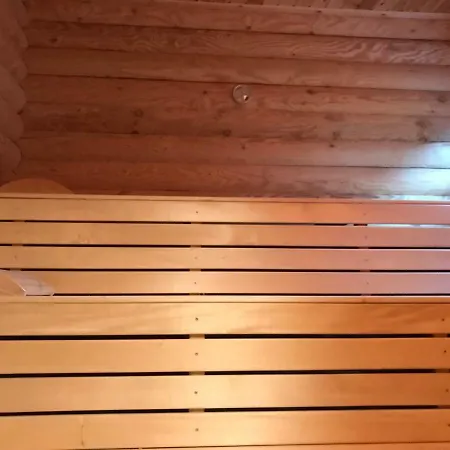 Wellness Huette Am Zwenkauer Bei Leipzig Tatil Evi