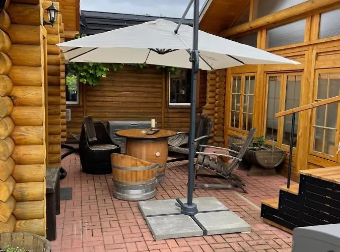 Wellness Huette Am Zwenkauer Bei Leipzig Zwenkau